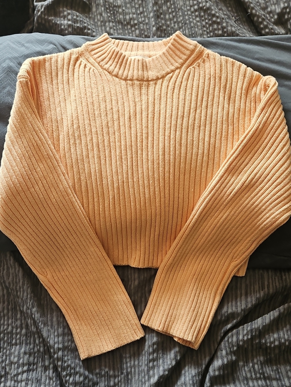 H&M Rib-Knit Cropped Turtleneck Sweater - Peach